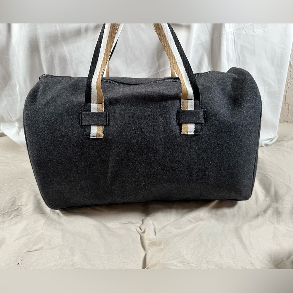 Hugo Boss Parfums Weekender Bag Dark Gray Charcoal Overnight Duffle Hand Bag